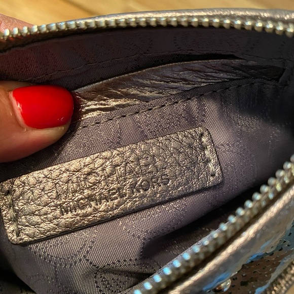 MICHAEL KORS ⭐️ sequin mini bag/wristlet - Picture 6 of 6